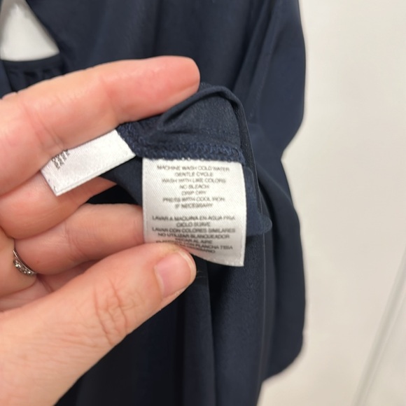 EUC Jones New York Navy Sleeveless Blouse - Picture 4 of 4